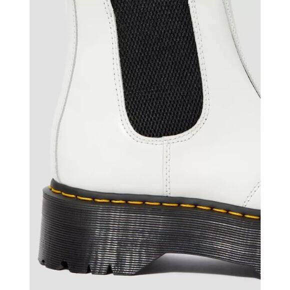 NWT Dr. Martens 2976 Smooth Leather Platform Chelsea Boots White Women's Size 6 - Picture 8 of 12